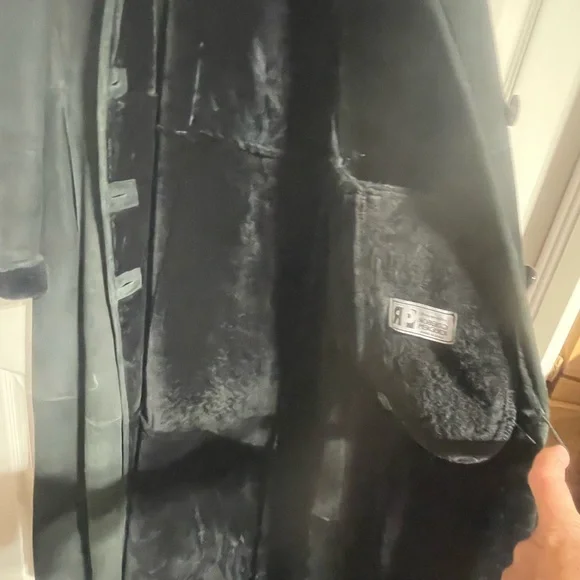 Luxurious Lamb Shearling lined coat - Picture 12 of 16